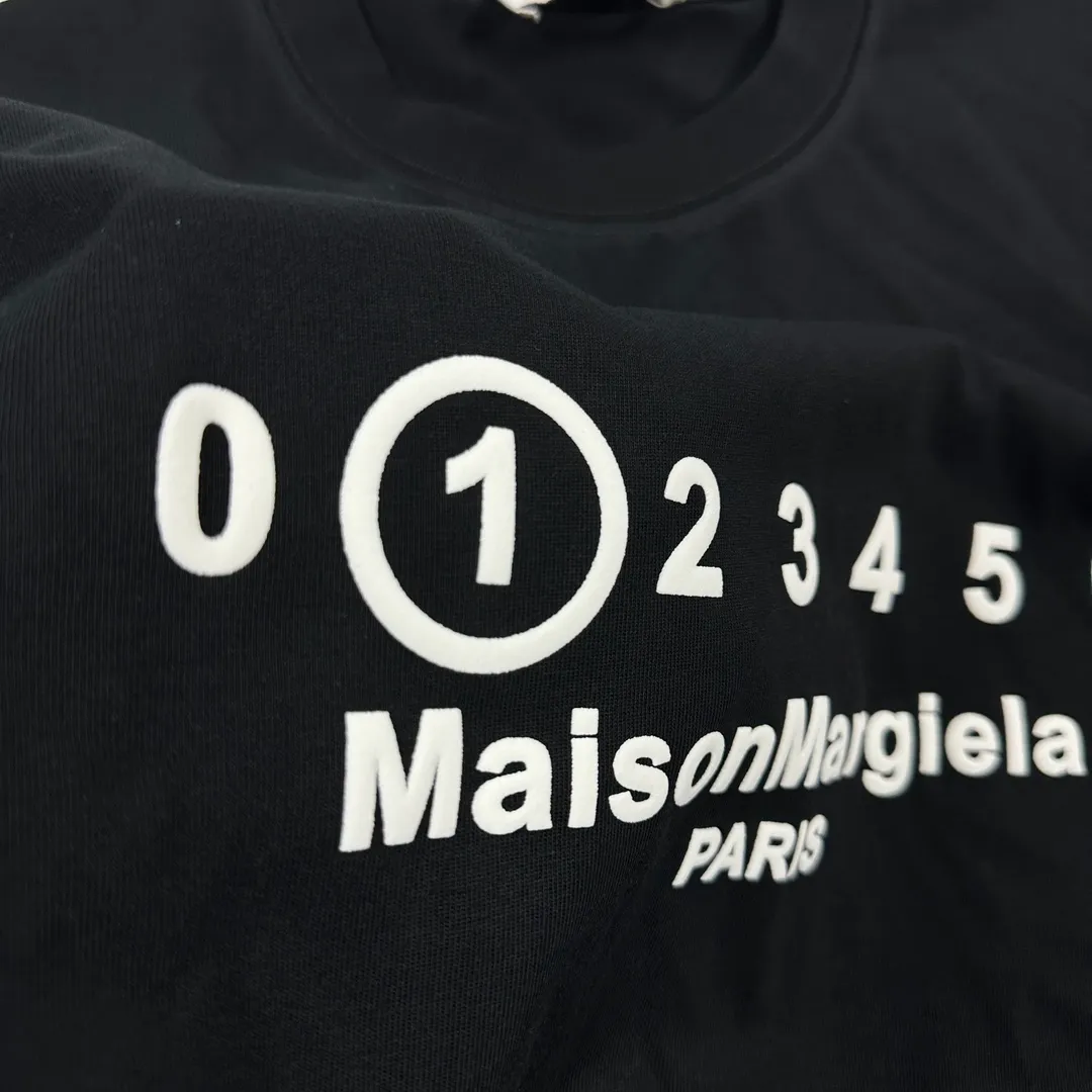 MM 6 * 2025 New Arrival mm 6 Classic T Same Style ：White Black Size： S （90-130 ） M （120-150 ） L （140-165 ） XL （160-180 ） XXL （180-210 ）